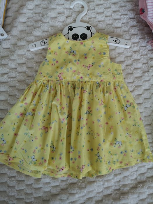 Vând lot de hăinuțe 6-9 luni H&M