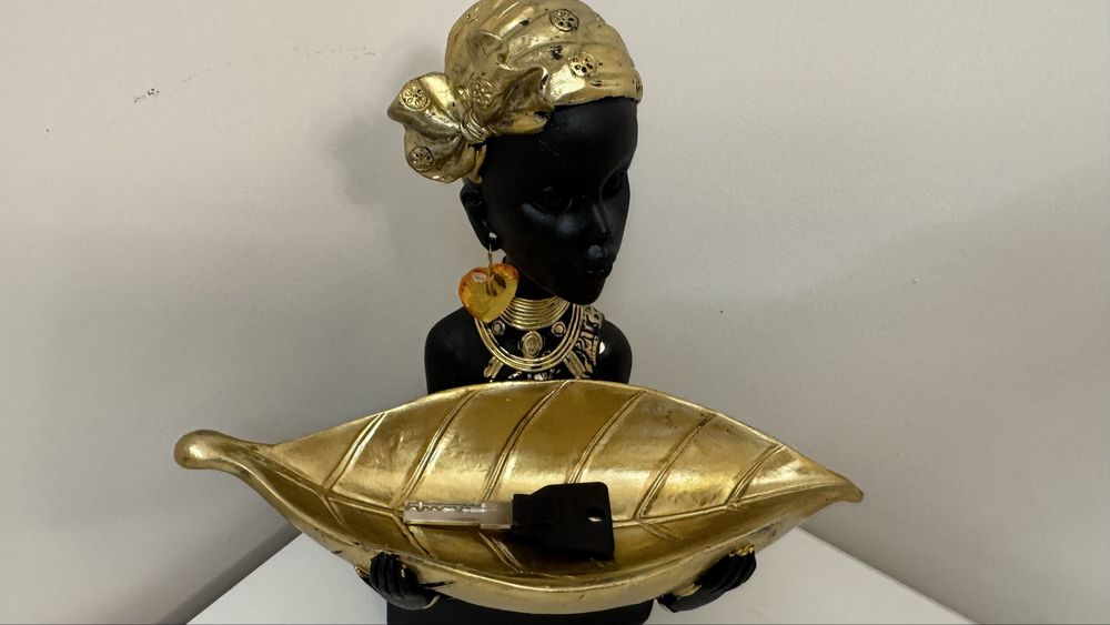 Статуэтка Африканка