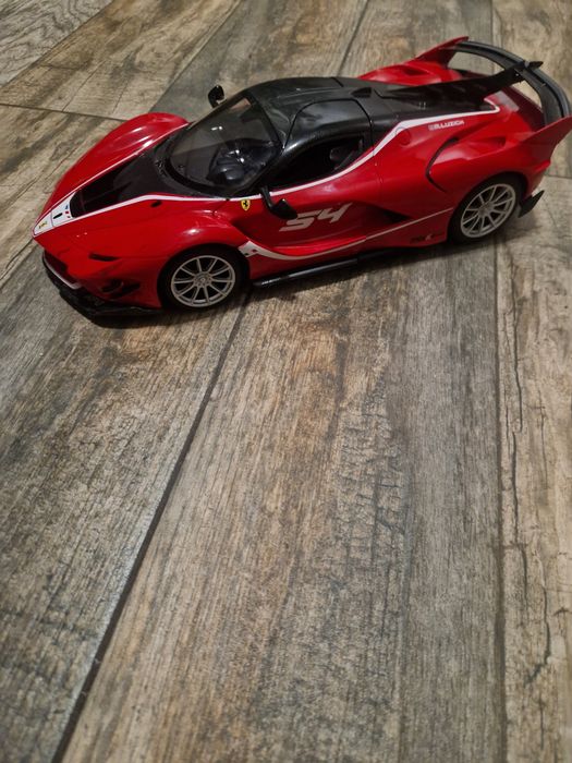 Кола Ferrari колекционерска италианска!