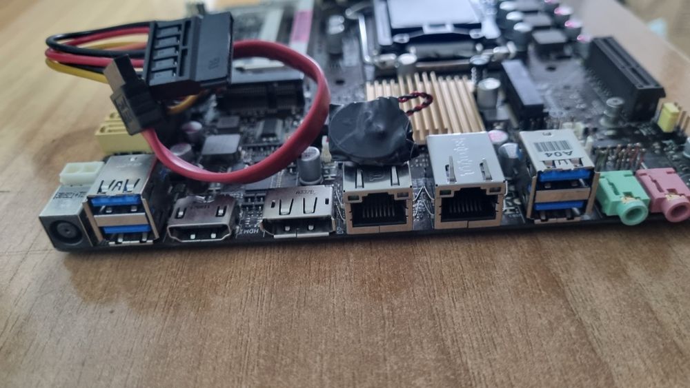 Placa De Baza Mini ITX: Asus Q87T - Gen 4 Socket 1150 - Necesita Alim