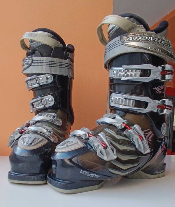 Обувки за ски Atomic T2 hawx 100 номер 41 има вградена система Recco