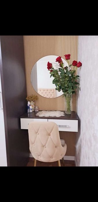 Поклейка обоев очень аккуратно