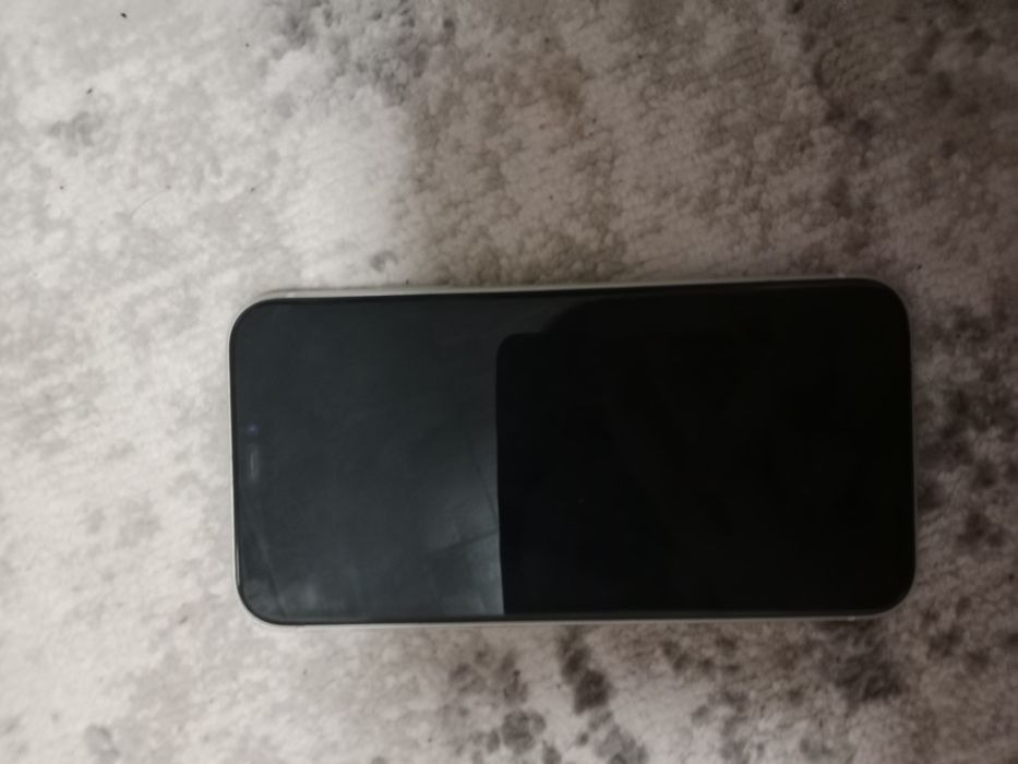 iPhone 11 продам