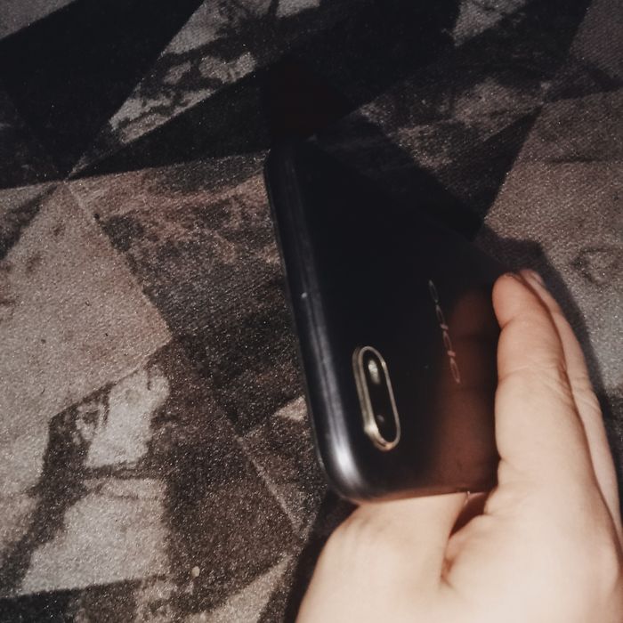 Продаю телефон ОППО