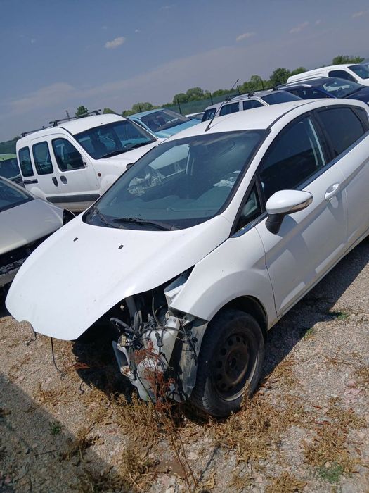 Форд фиеста    Forb Fiesta 1.4 бензин на части