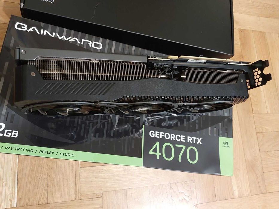 Gainward RTX 4070 12GB Phoenix