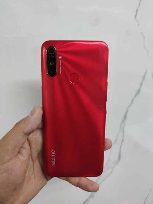 Продам телефон Реалми С3