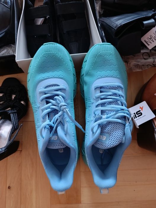 Обувки на ниски цени.