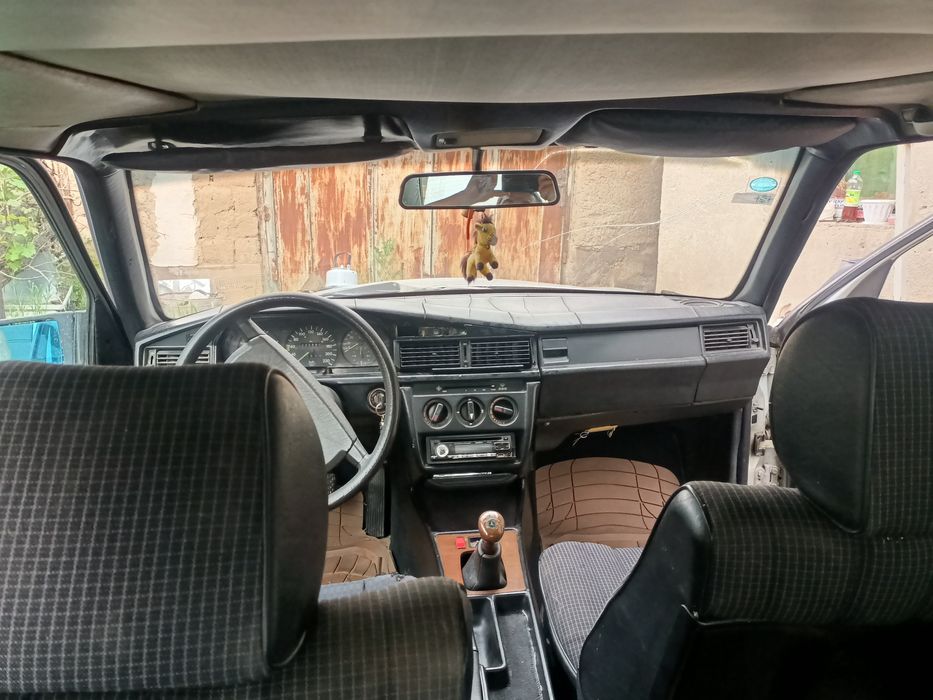 мерседес 190 2.0л 1986г