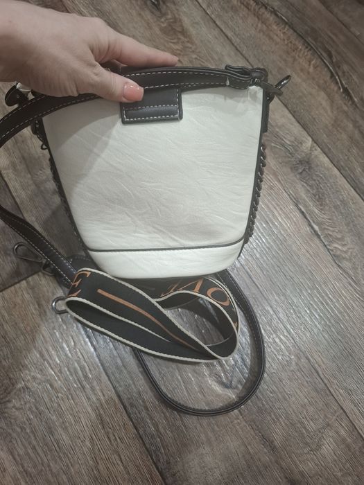 Продам сумку, в комплекте 2 ремешка, новая