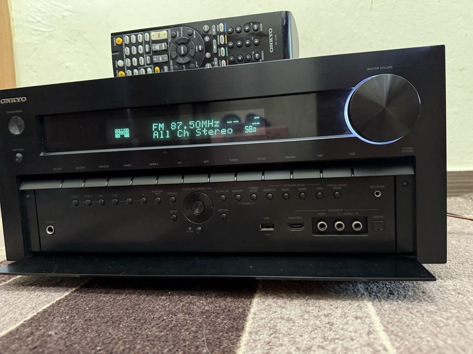Onkyo TX-NR 818 Качествен и мощен ресивър