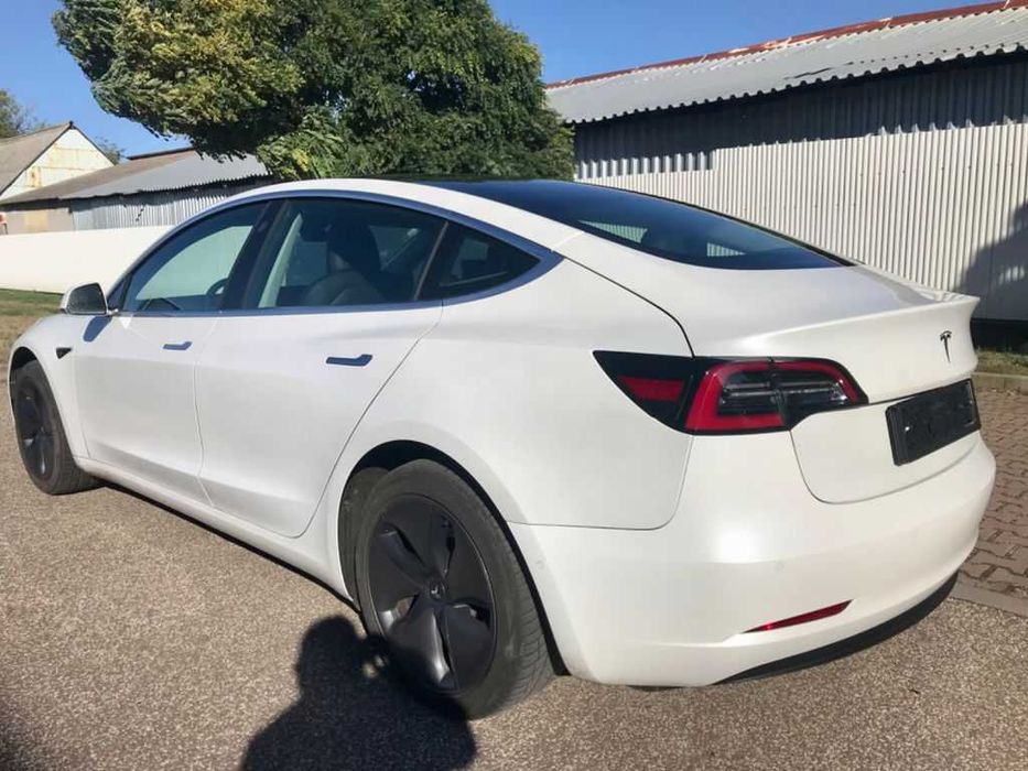 Tesla Model 3 Standard Range Plus (2020) – FSD
