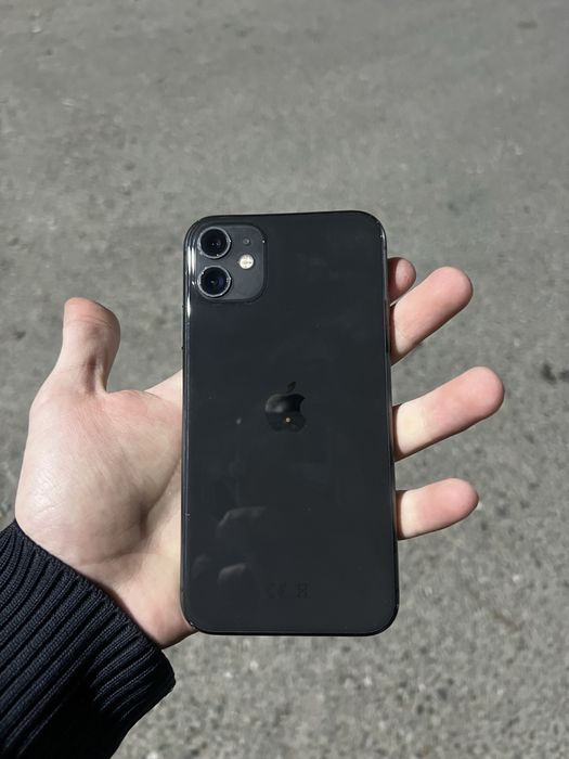 Продам Айфон 11