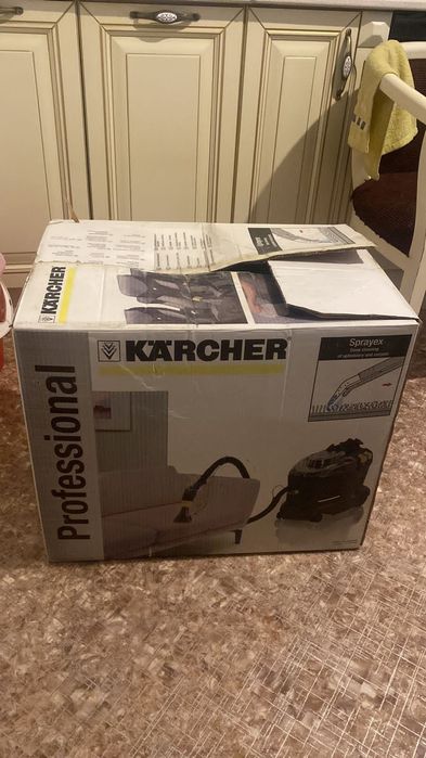 Продам моющий пылесос для химчистки  Karcher 8/1