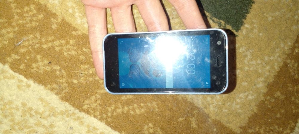 Продам мини смартфон.