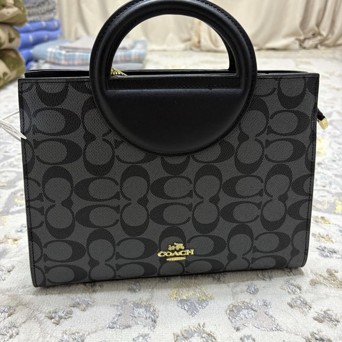 продам женскую сумку coach