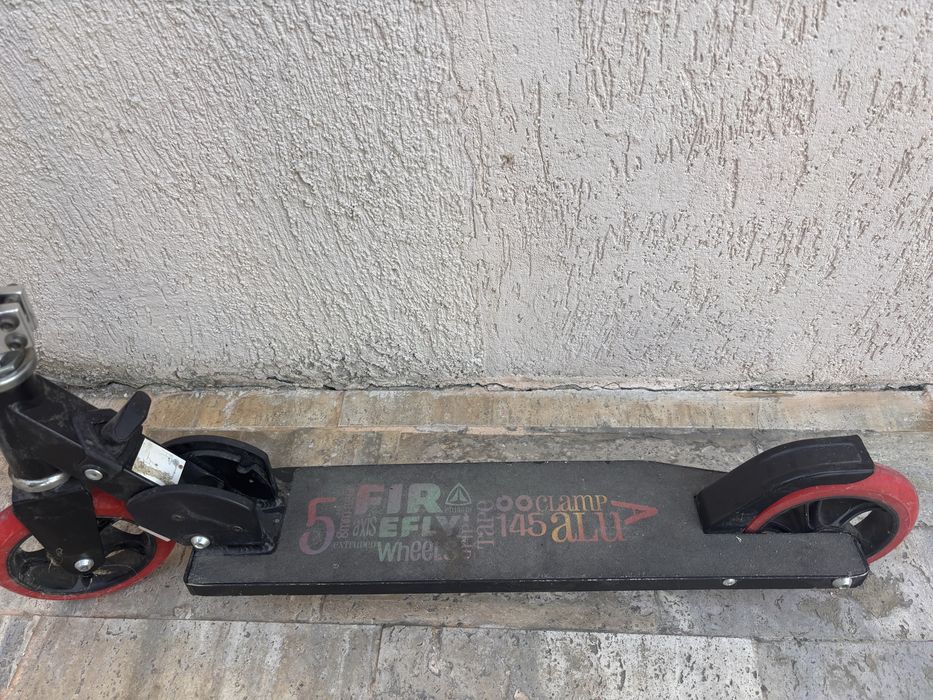 Trotineta copii varsta 8-12 ani