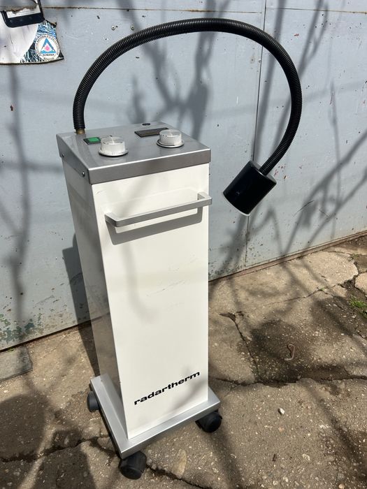 Aparat de fizioterapie cu microunde