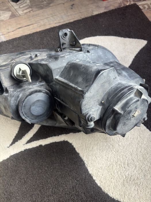 Оригинални халогенни фарове за Golf 5.