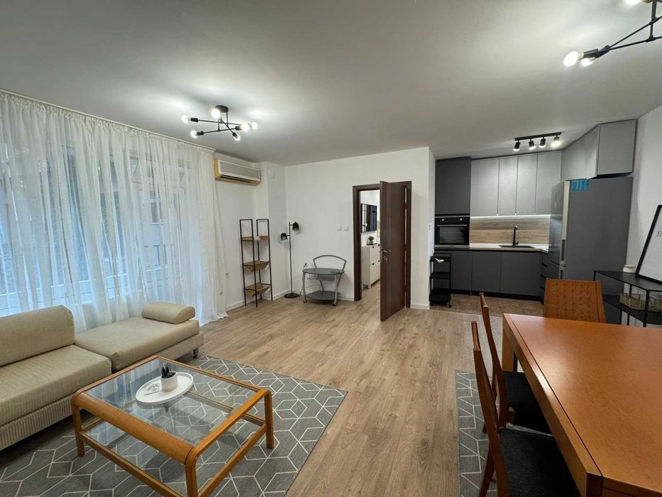 Продава се Тристаен апартамент в Бургас, Възраждане - 101 кв.м за 1288 €/кв.м - Снимка #2