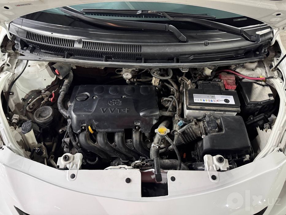 Tayota Yaris 2012 sedan