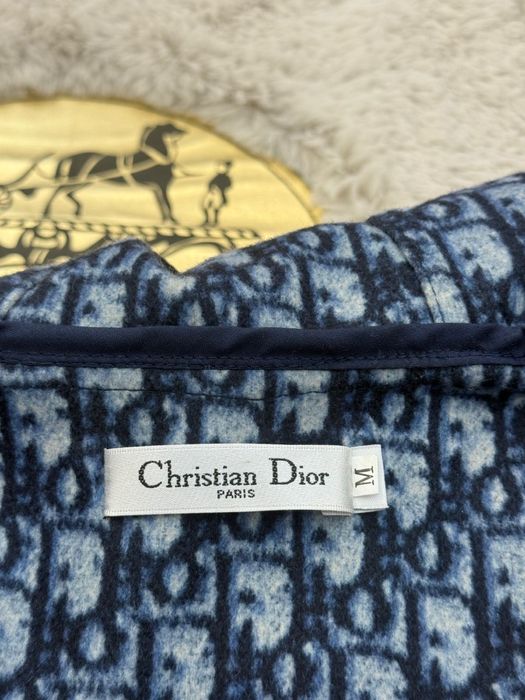 Продаю пальто Christian Dior