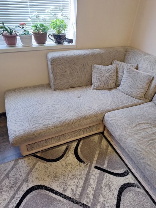 Ъглов диван десен