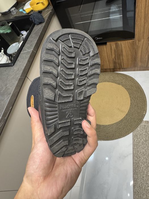 Продам детский зимний ботинок