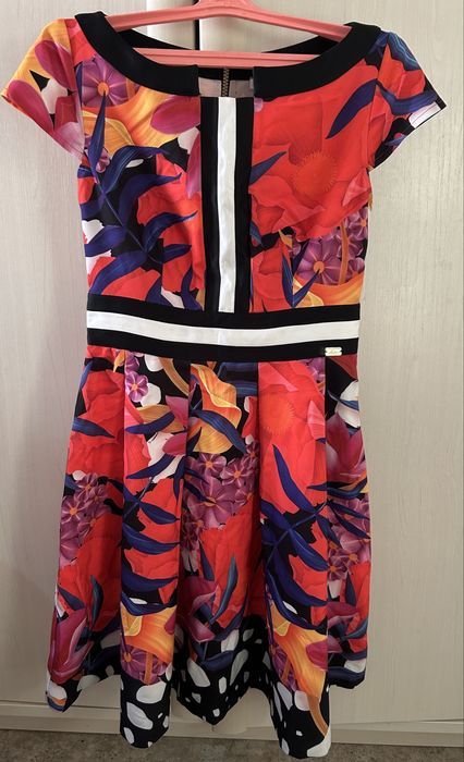 Продам вечерние платья-костюмы