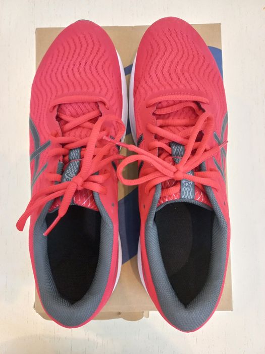 Кроссовки ASICS. Новые. Оригинал.