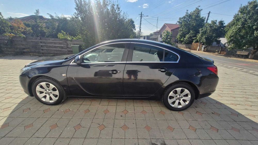 Opel Insignia Hatchback / 5 uși - 2.0 CDTI EcoTEC (130 CP) - Faruri Bi-Xenon Adaptive AFL+ (TVA Deductibil)
