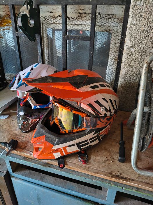 Каска - марка Acerbis