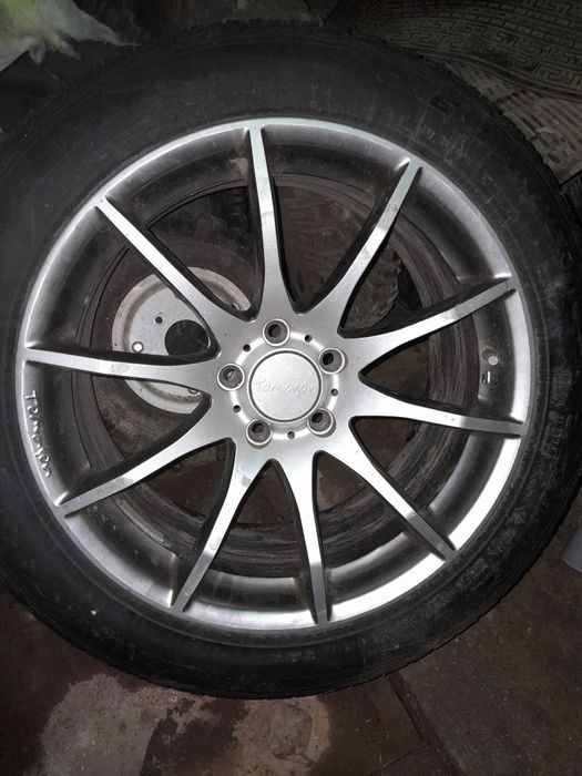 Vând schimb genți si cauciucuri 225/50/18 în stare buna