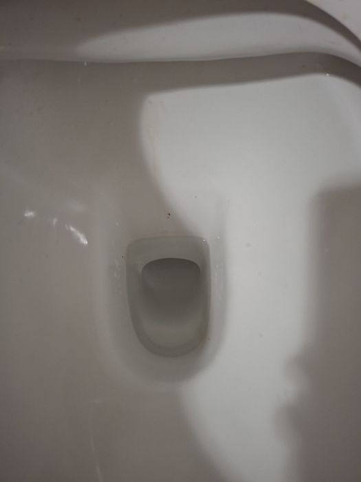 Продам  унитаз  не  дорого