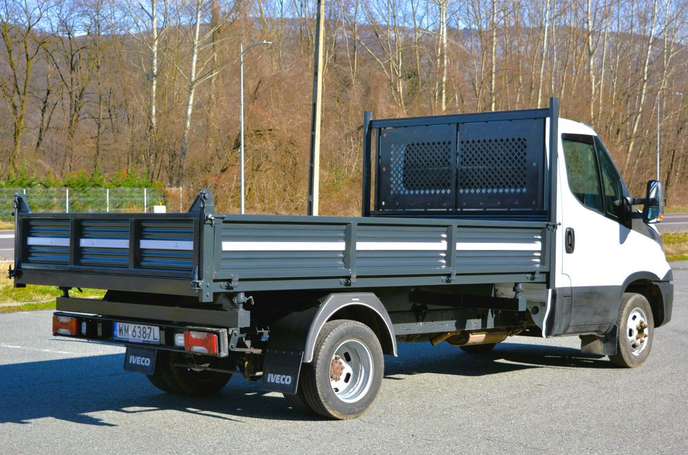 Iveco Daily 2015 basculabil pe 3 parti