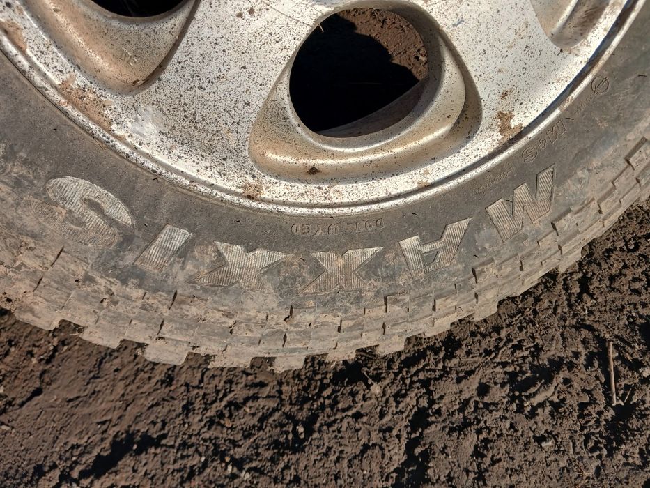 Vând roti de mitsubishi