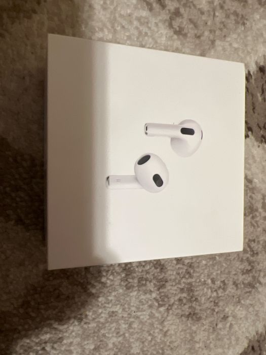 AirPods 3-wireless charging case-stare impecabila