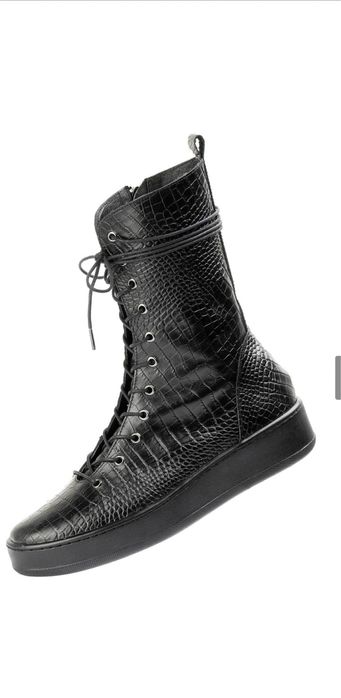 Черни естествени боти на nuwe