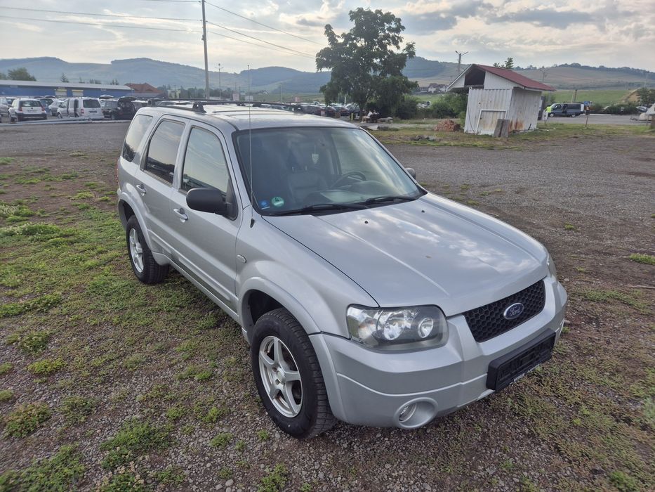 Ford Maverick 3.0 benzina Cutie Automata