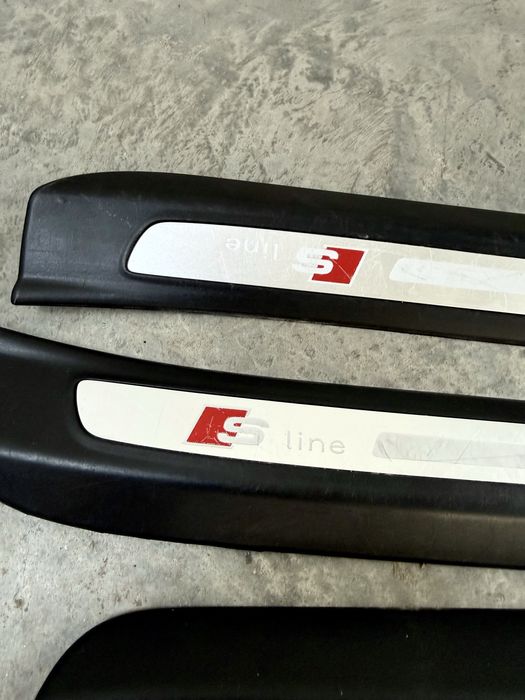 Декоративни лайнсни на праговете audi q7 4l