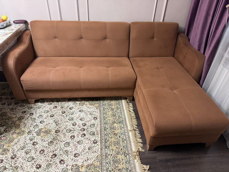 Продам диван ( в отличном сост)