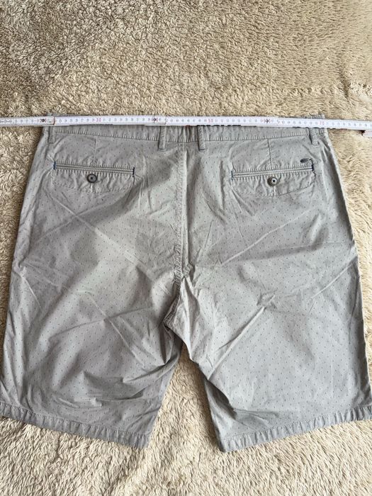 Pantaloni scurți Bugatti – casual premium (vară) ca noi