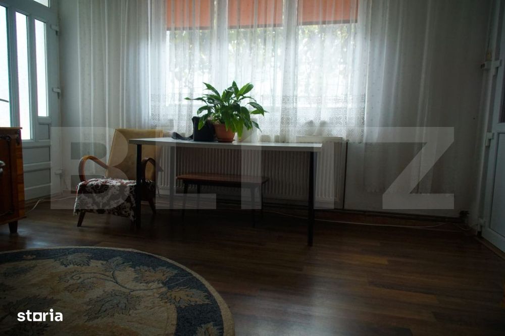 Liniste, spatiu -casa primitoare cu curte mare, gata de mutare, in Cam