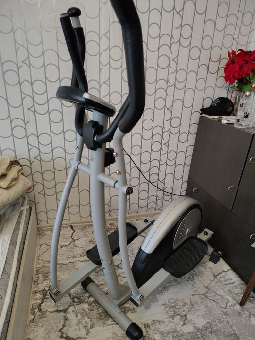 Продавам Кростренажор