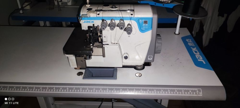 Тикув машинаси F5 JACK, Оверлок Е4S, РАШМА  JACK 8569   сотилади