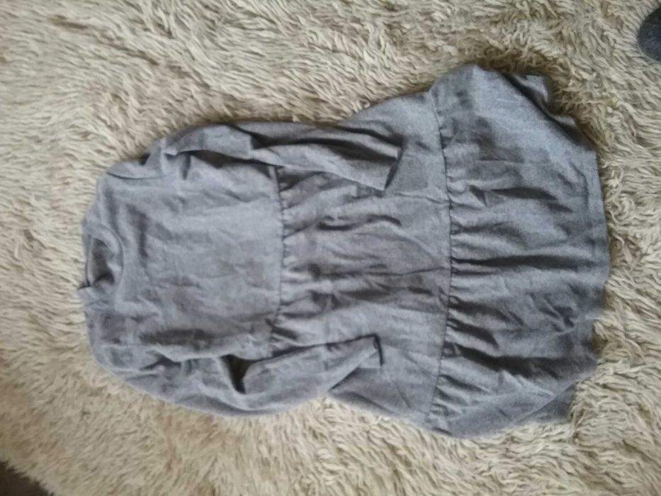 Рокля в сиво на волани