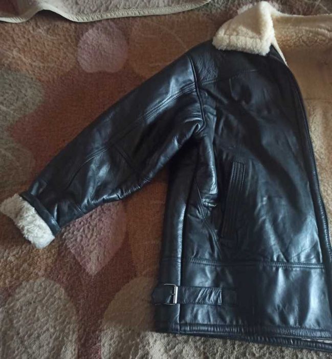 Продавам мъжко яке от естествена кожа