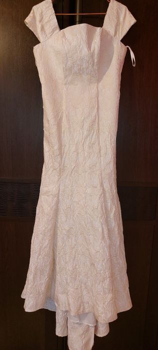 Вечернее платье в хорошем состоянии