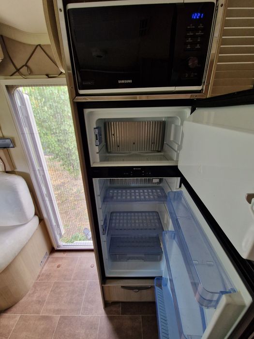 Autorulota Burstner 2012 , 80 000km , Full Victron