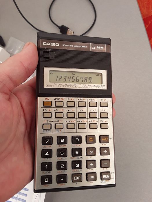 Calculator științific Casio Texas Instruments